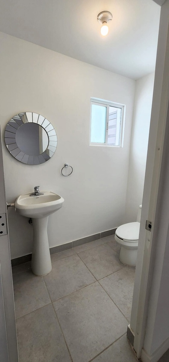 5 de 13: Medio baño