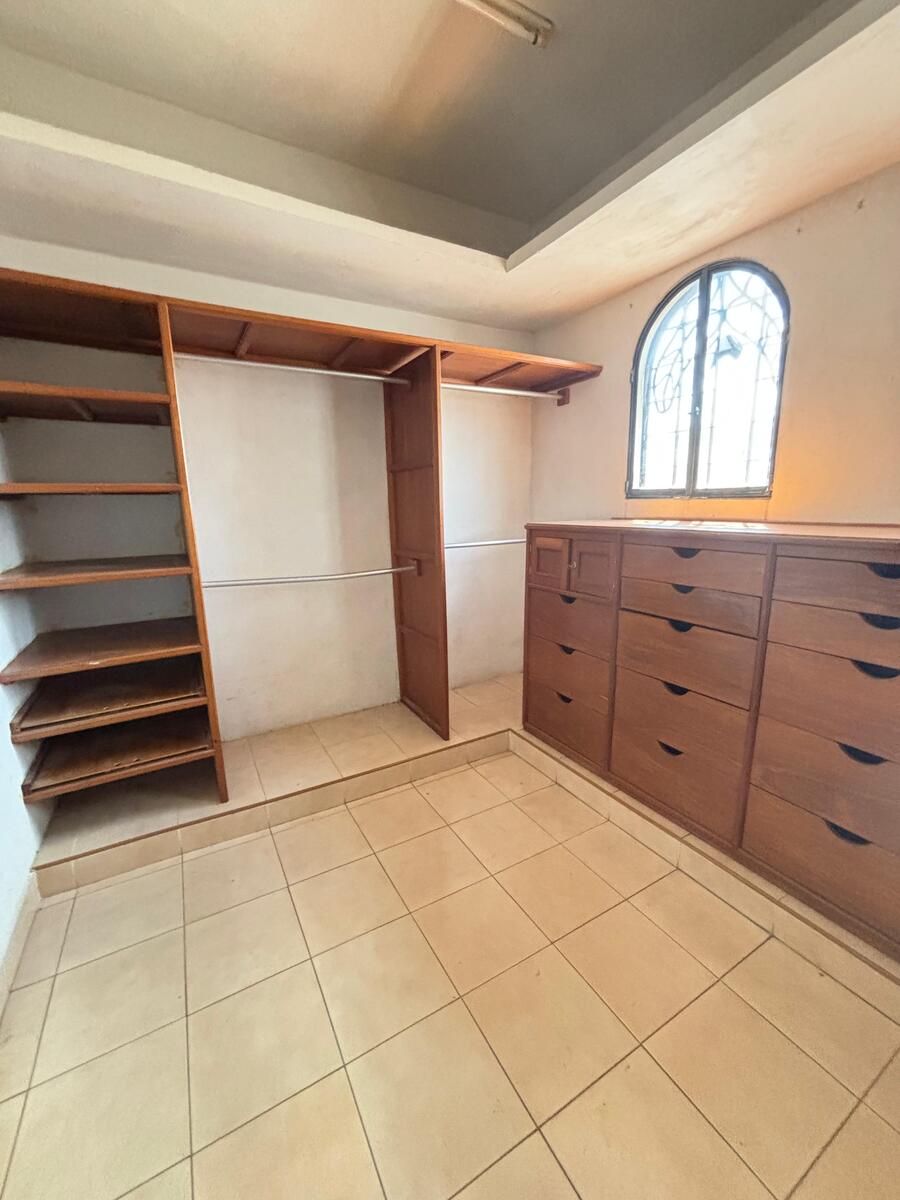 4 de 29: closet recámara principal