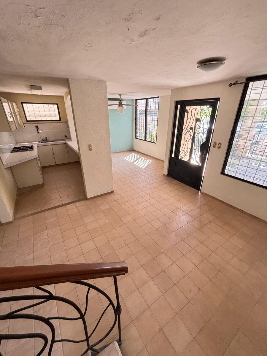 24 de 29: cocina, sala comedor