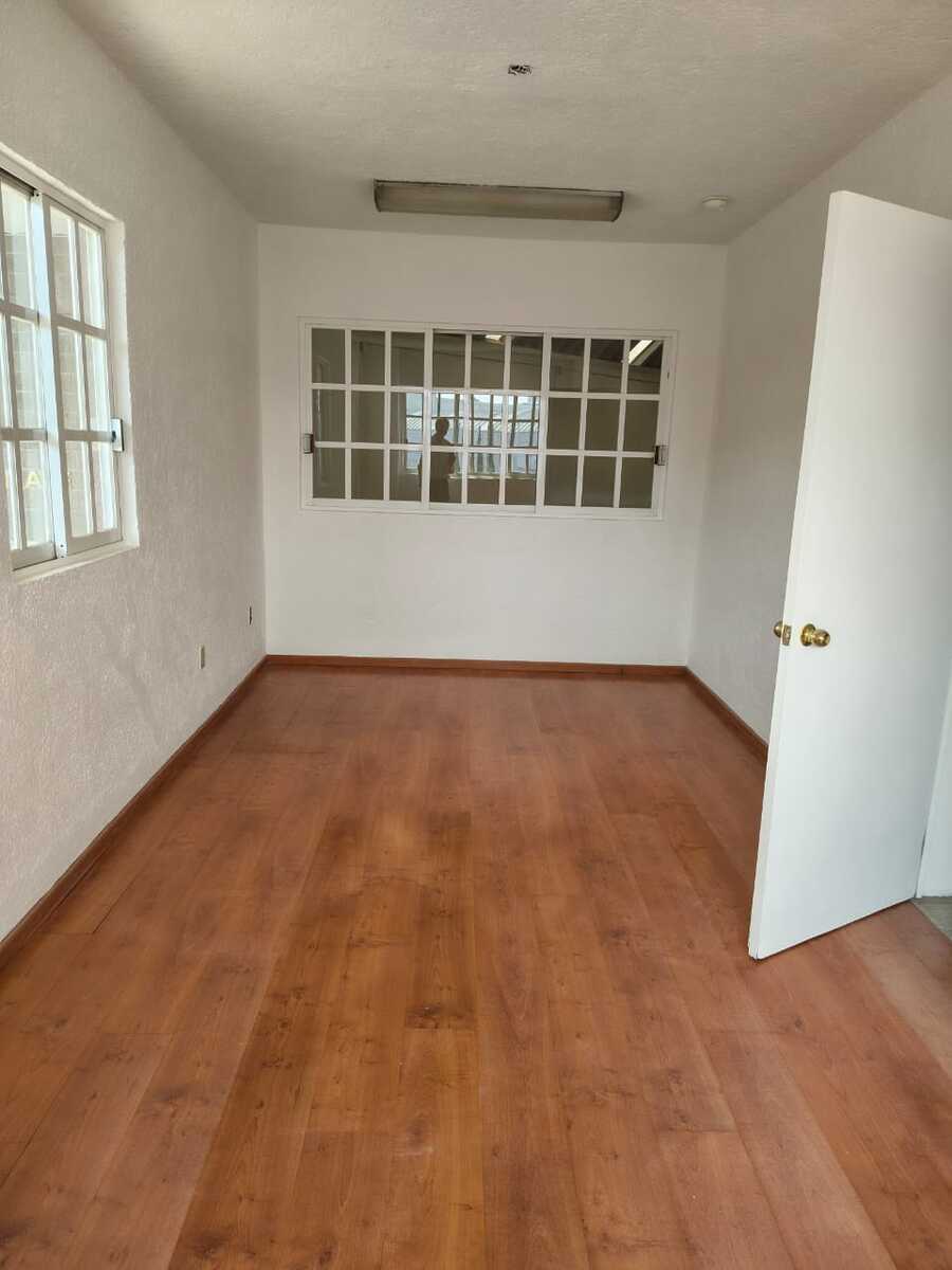 15 de 16: Renta nave 700 m2, Parque Bernardo Quintana, Querétaro