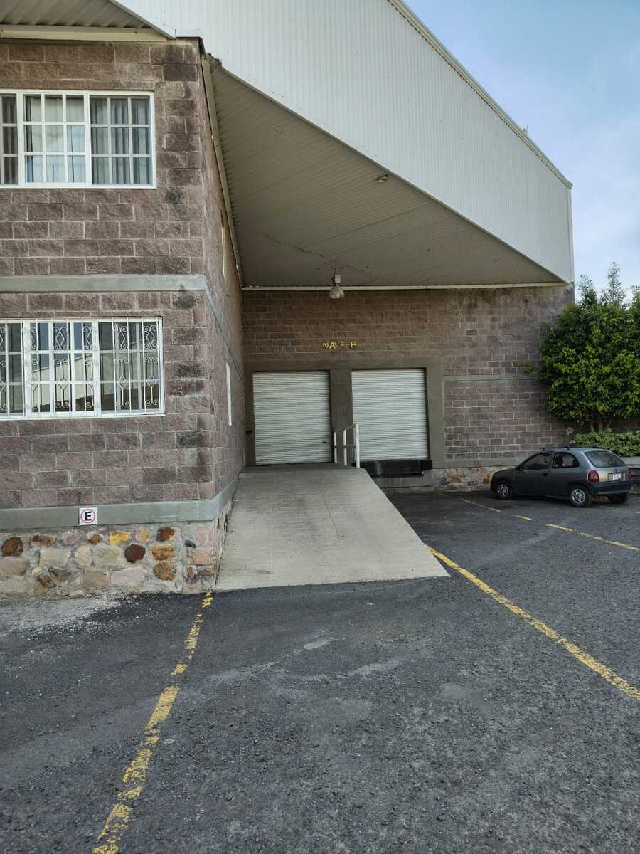 1 de 16: Renta nave 700 m2, Parque Bernardo Quintana, Querétaro