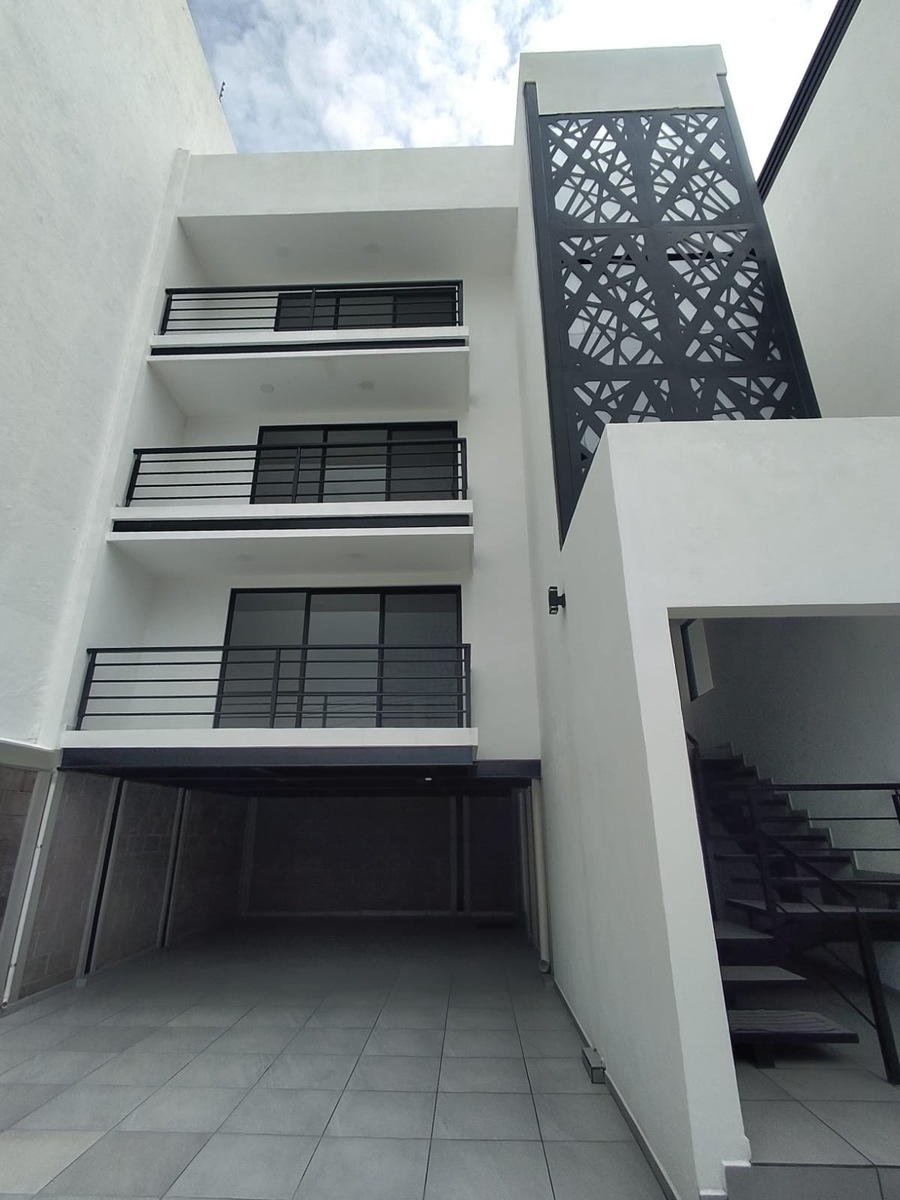 1 de 19: Fachada