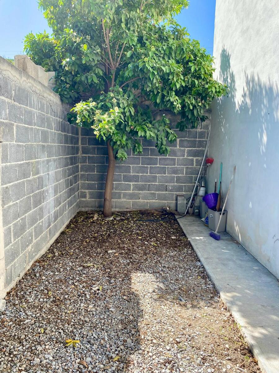 18 de 19: Patio