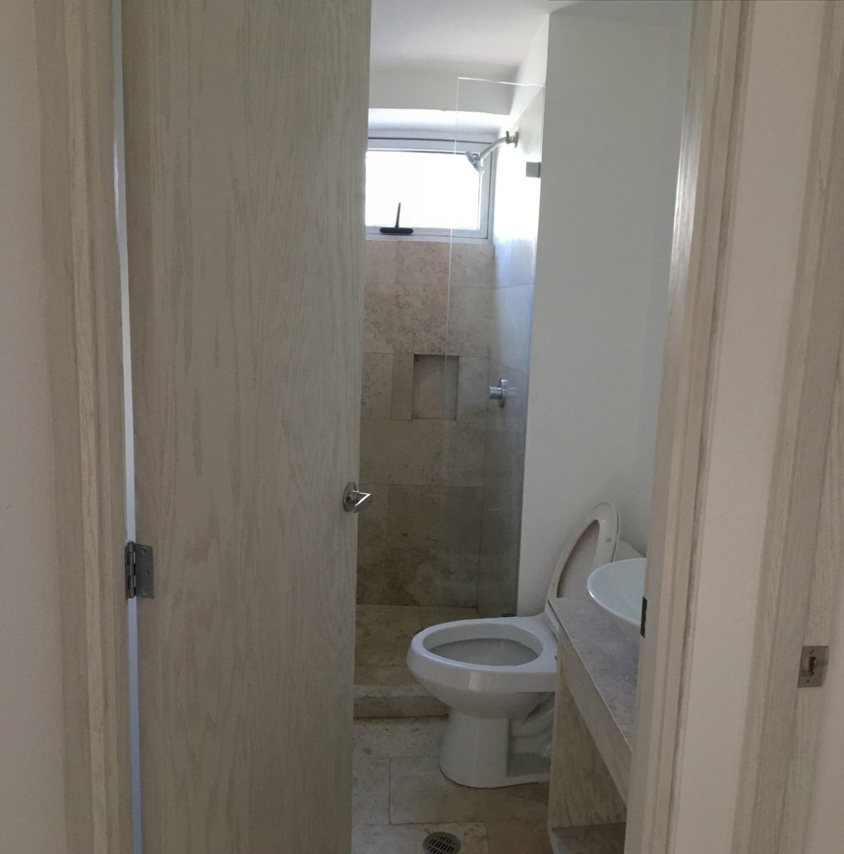 8 de 17: Baño 2