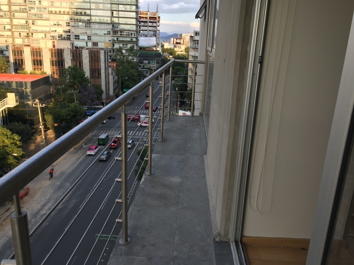 10 de 17: Balcón