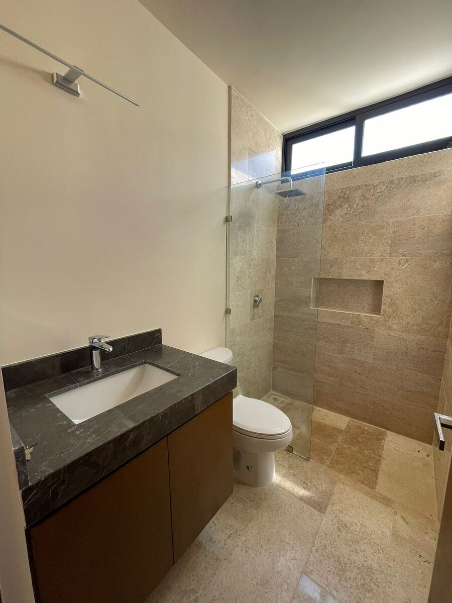 8 de 23: Baño Recámara en Planta Baja