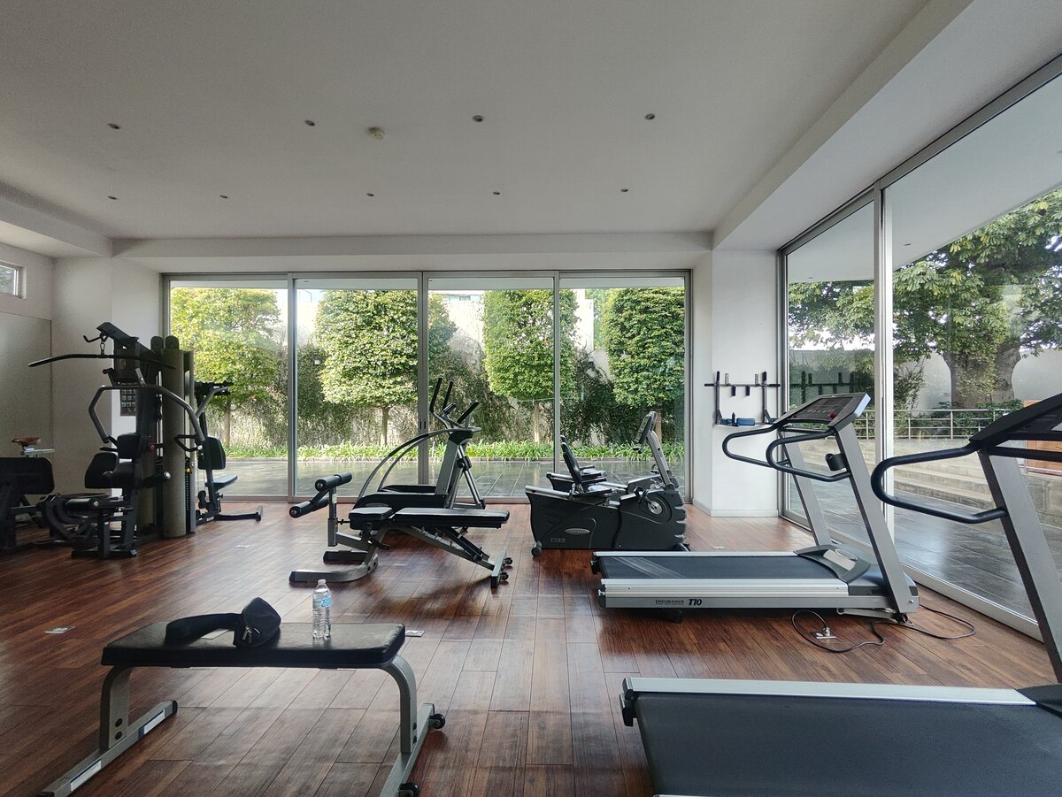 4 of 25: Gym