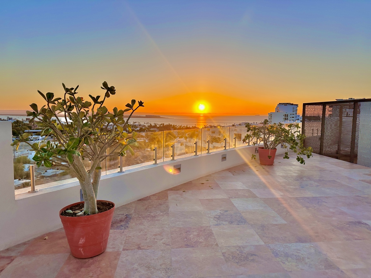1 of 16: Rooftop Terrace - Vista al Mar