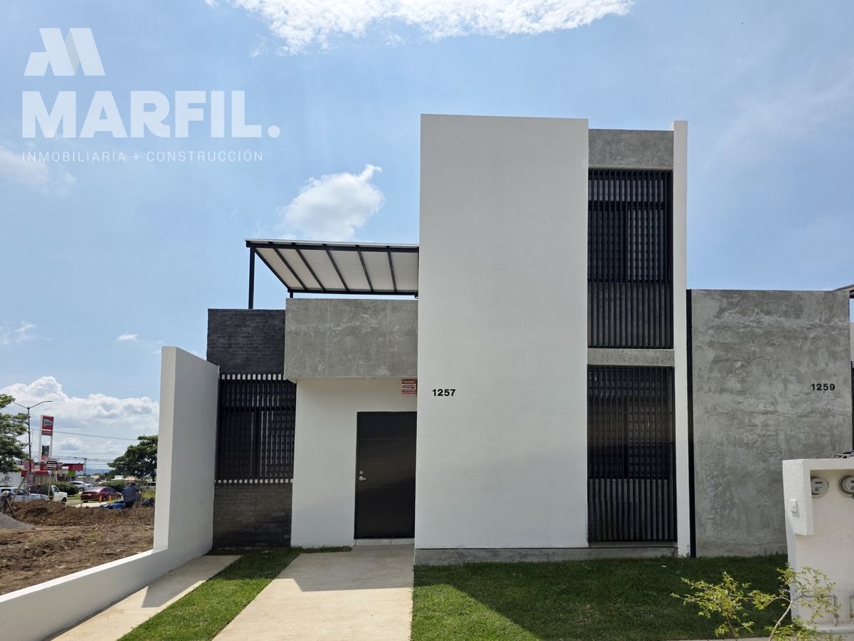 📌 Venta de Casa 3 Recámaras, 2 plantas en Circuito Comarca en Villa de Álvarez