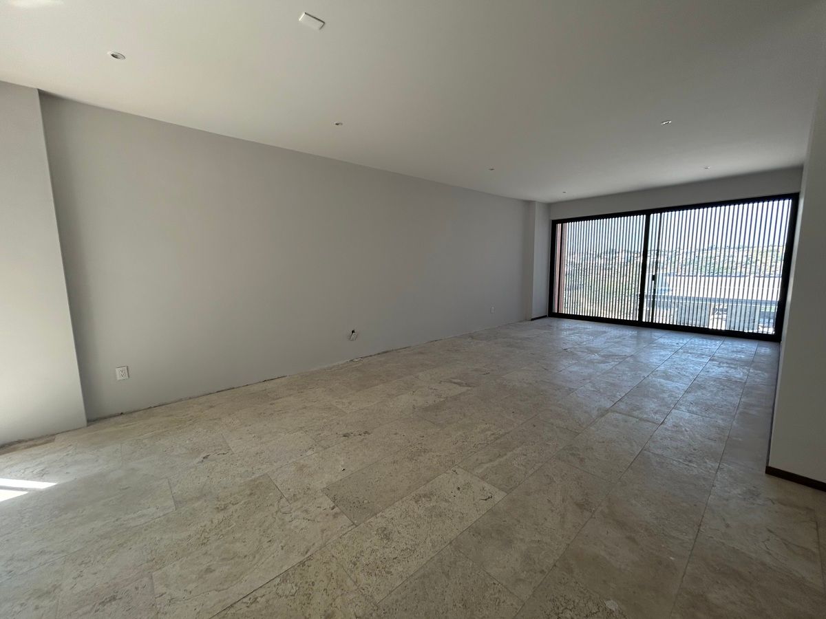 7 de 34: Sala y comedor