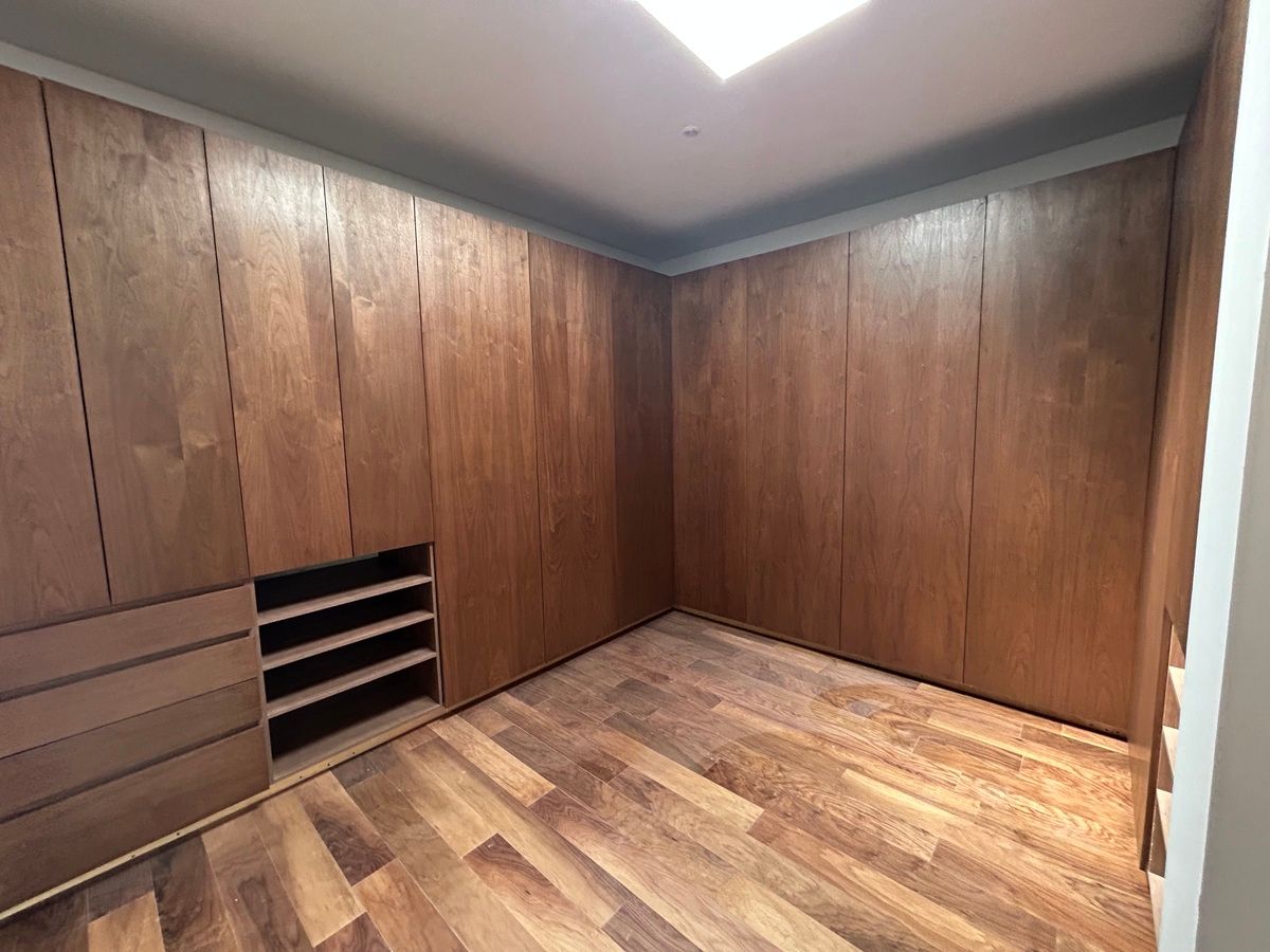 22 de 34: Vestidor secundario