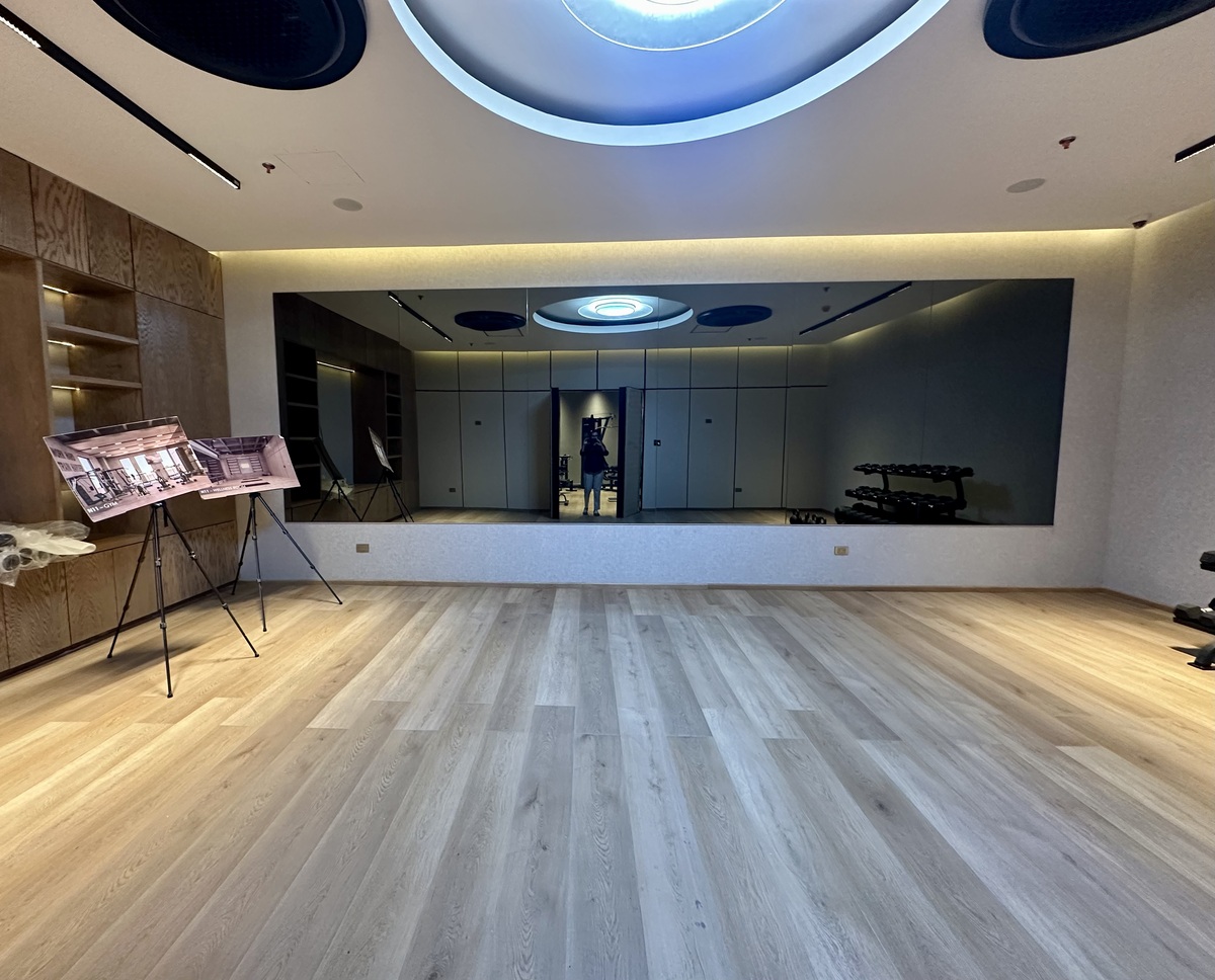 11 de 18: SALON DE YOGA