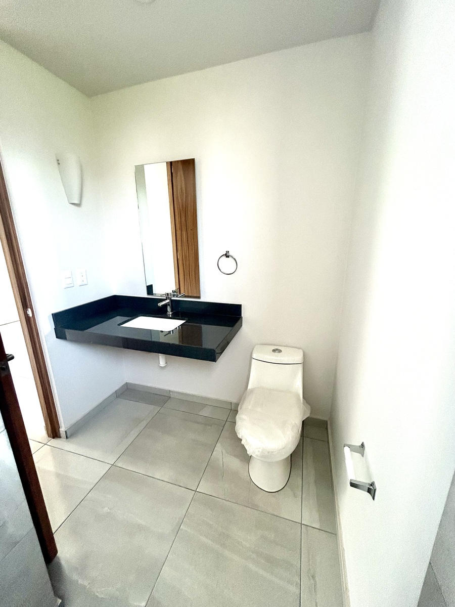 8 de 25: Baño recámara principal