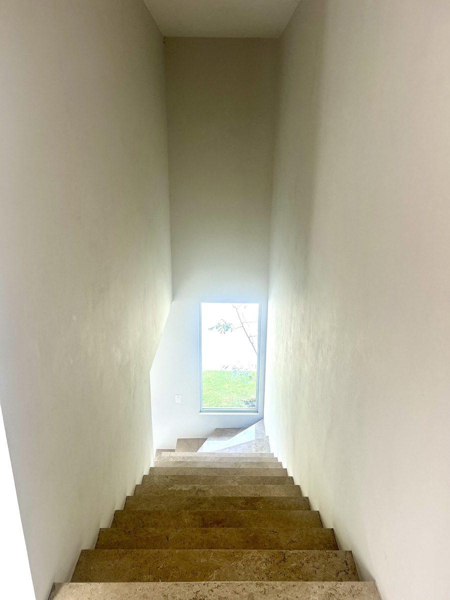 14 de 25: Escalera