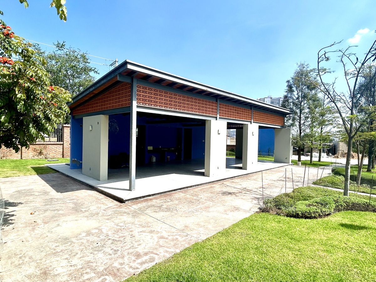 25 de 25: Casa club