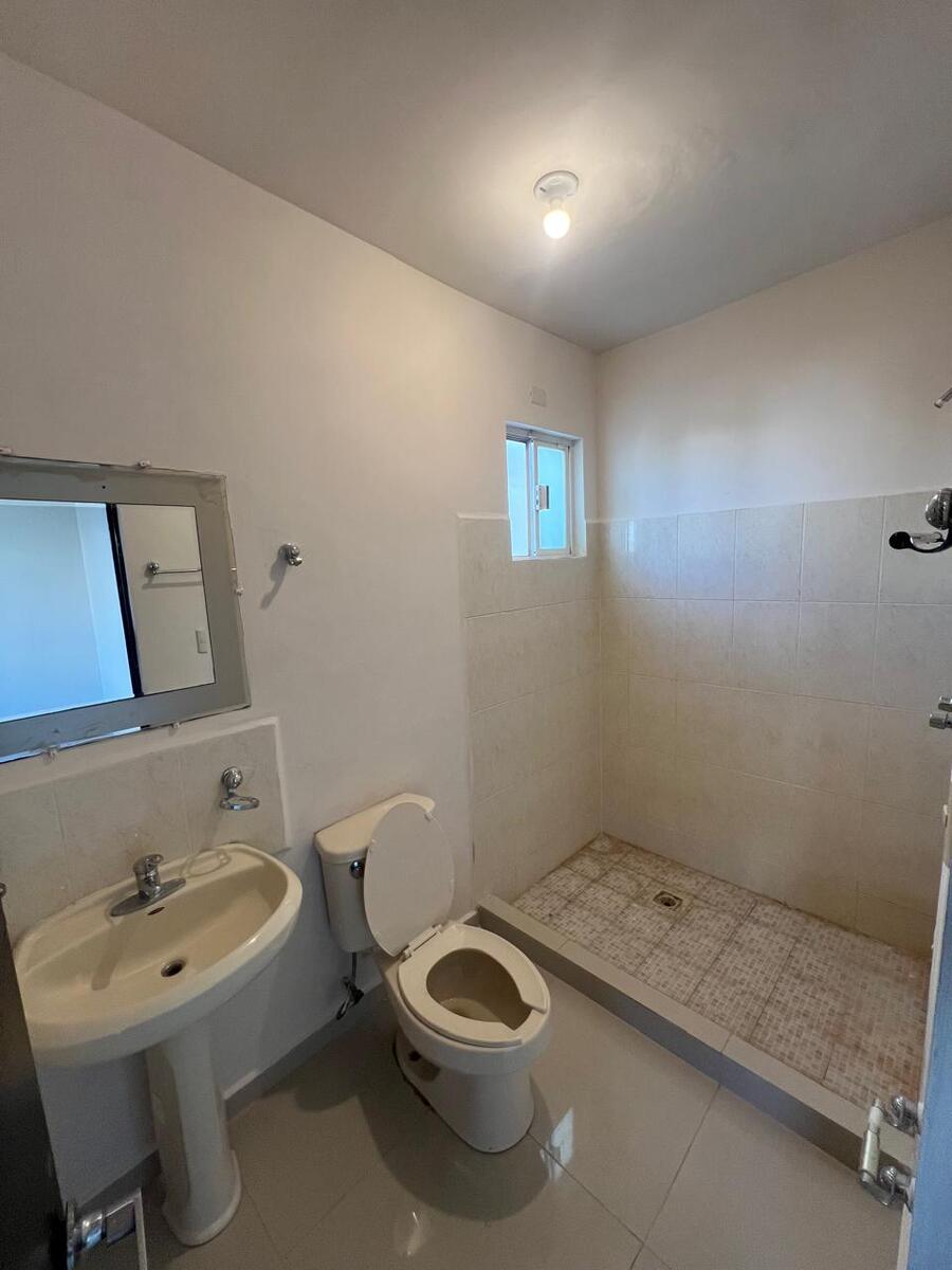 11 de 23: Baño completo recamara principal