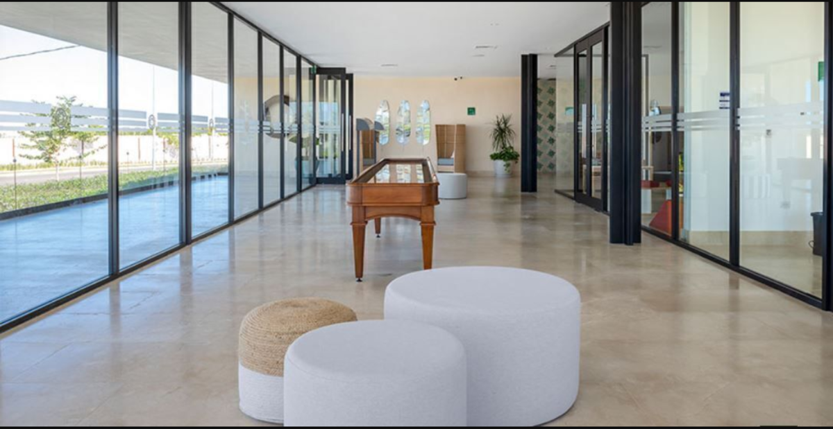 18 of 21: Área Social