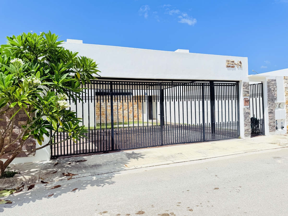 1 de 14: Fachada Principal