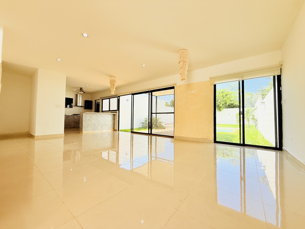 4 de 14: Sala, Comedor y Cocina