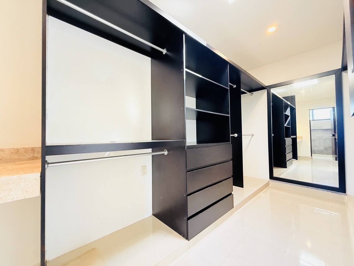10 de 14: Closet Vestidor