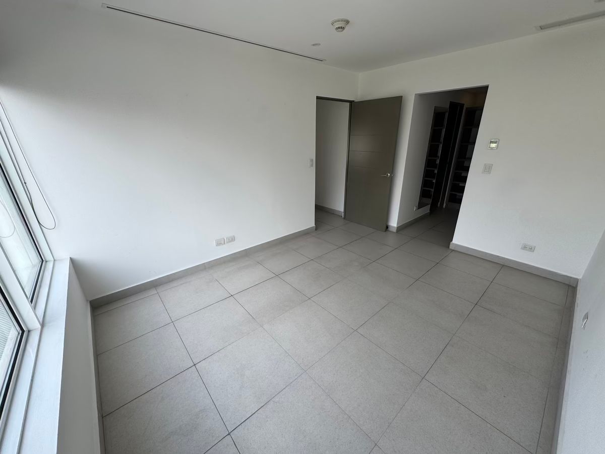 4 of 10: Recamara Principal