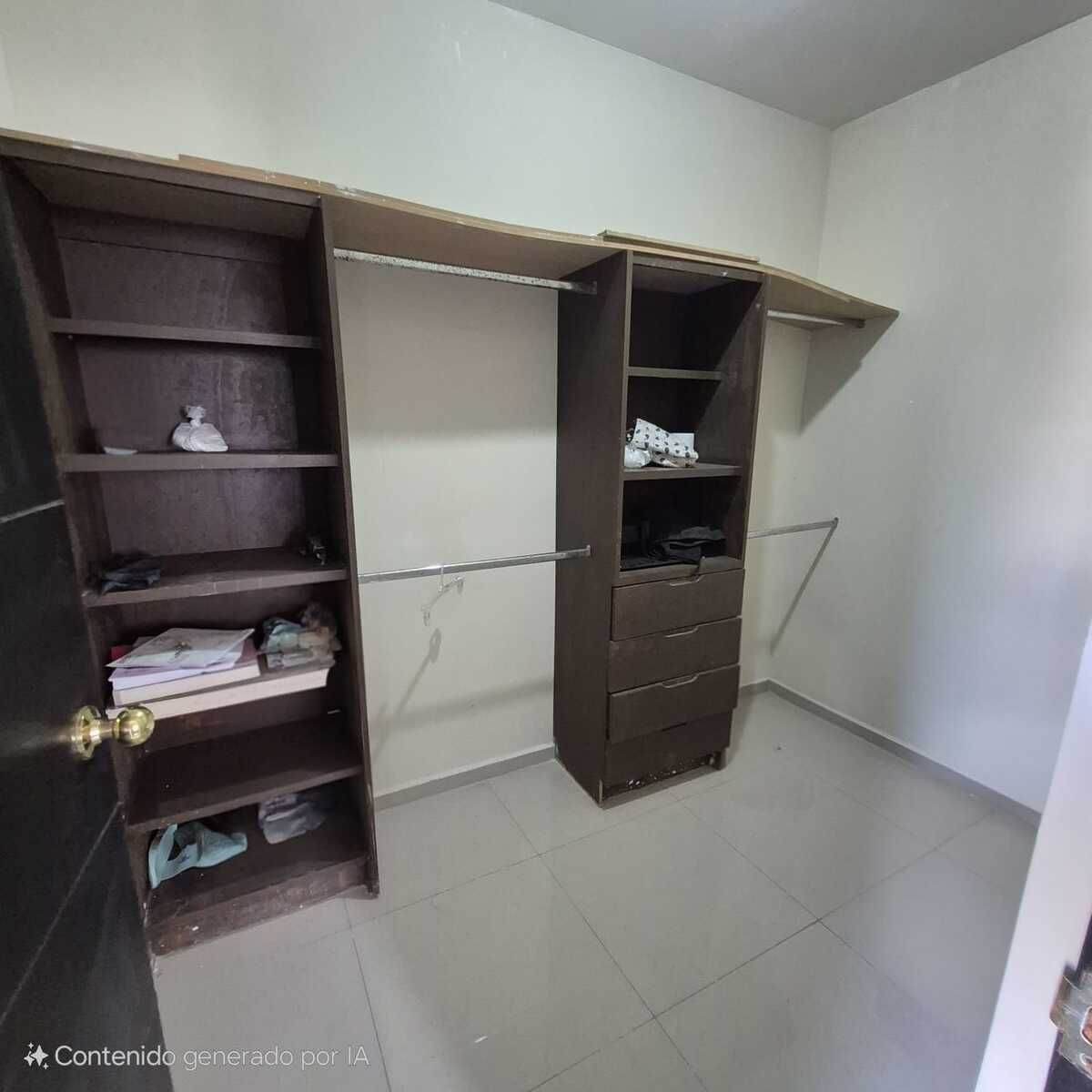 10 de 16: VESTIDOR RECAMARA PRINCIPAL