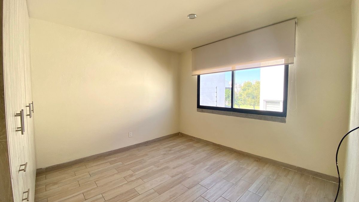 18 de 32: Habitación secundaria 1