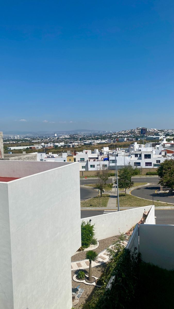 28 de 32: Vista posterior del roof