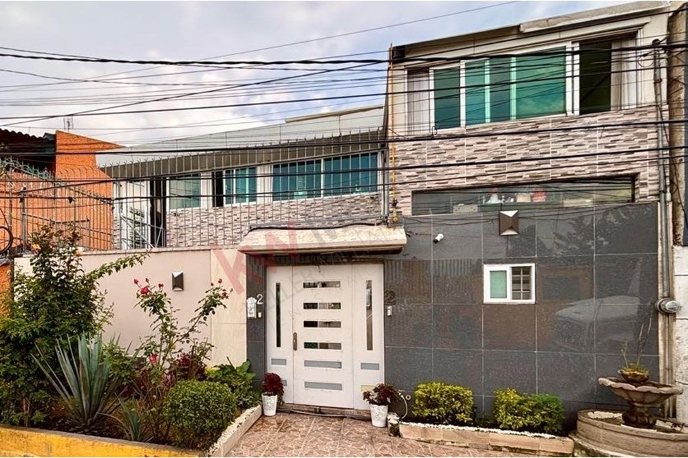 1 de 34: Fachada