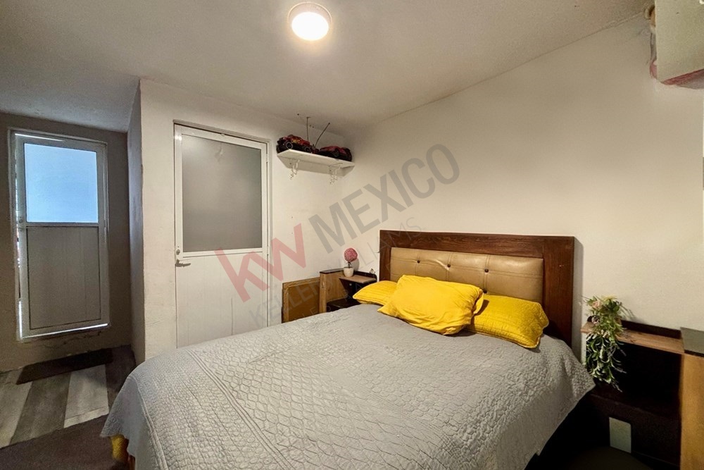 30 de 34: Recámara de huéspedes con baño completo