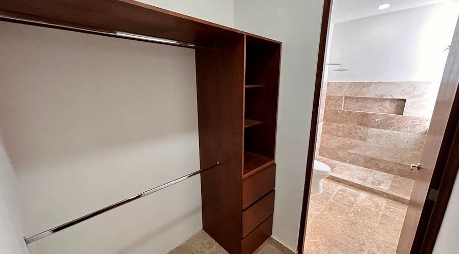 18 of 27: casa muestra