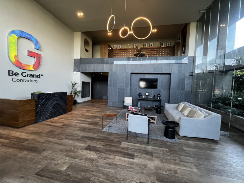 7 de 13: Lobby Edificio