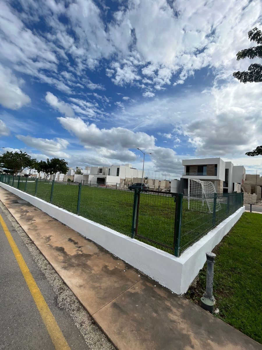 14 de 19: Cancha Deportiva