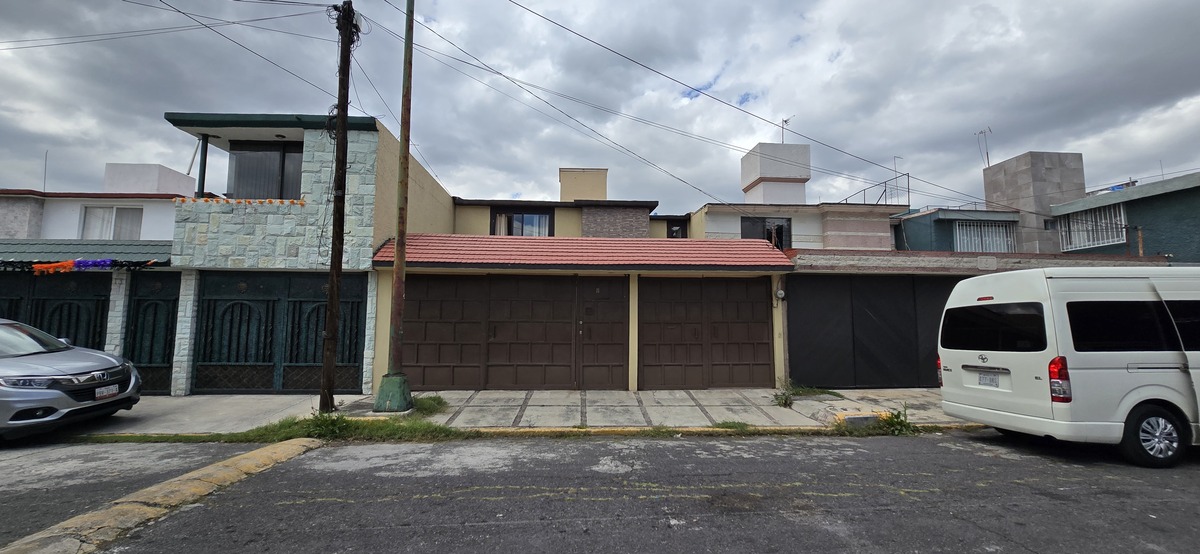 23 de 24: Casa en Venta en Lomas Estrella Rayo Vende ®