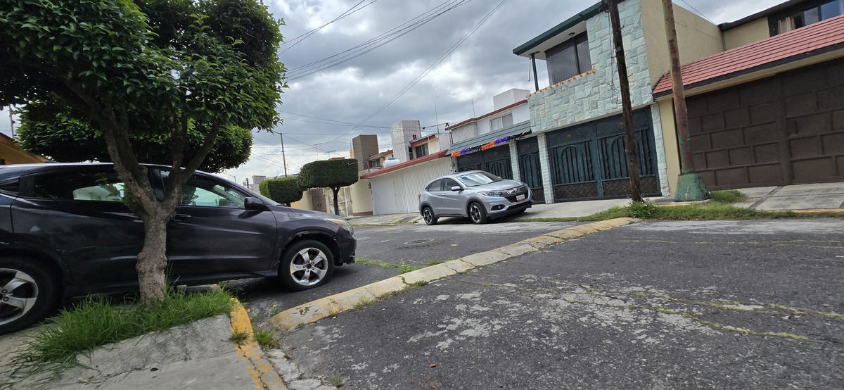 24 de 24: Casa en Venta en Lomas Estrella Rayo Vende ®