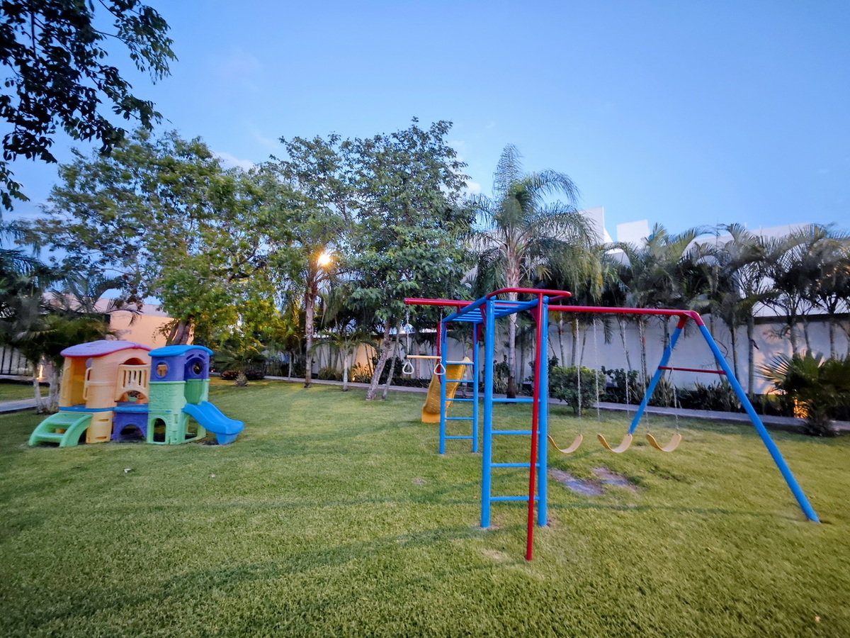 19 de 19: Parque Infantil