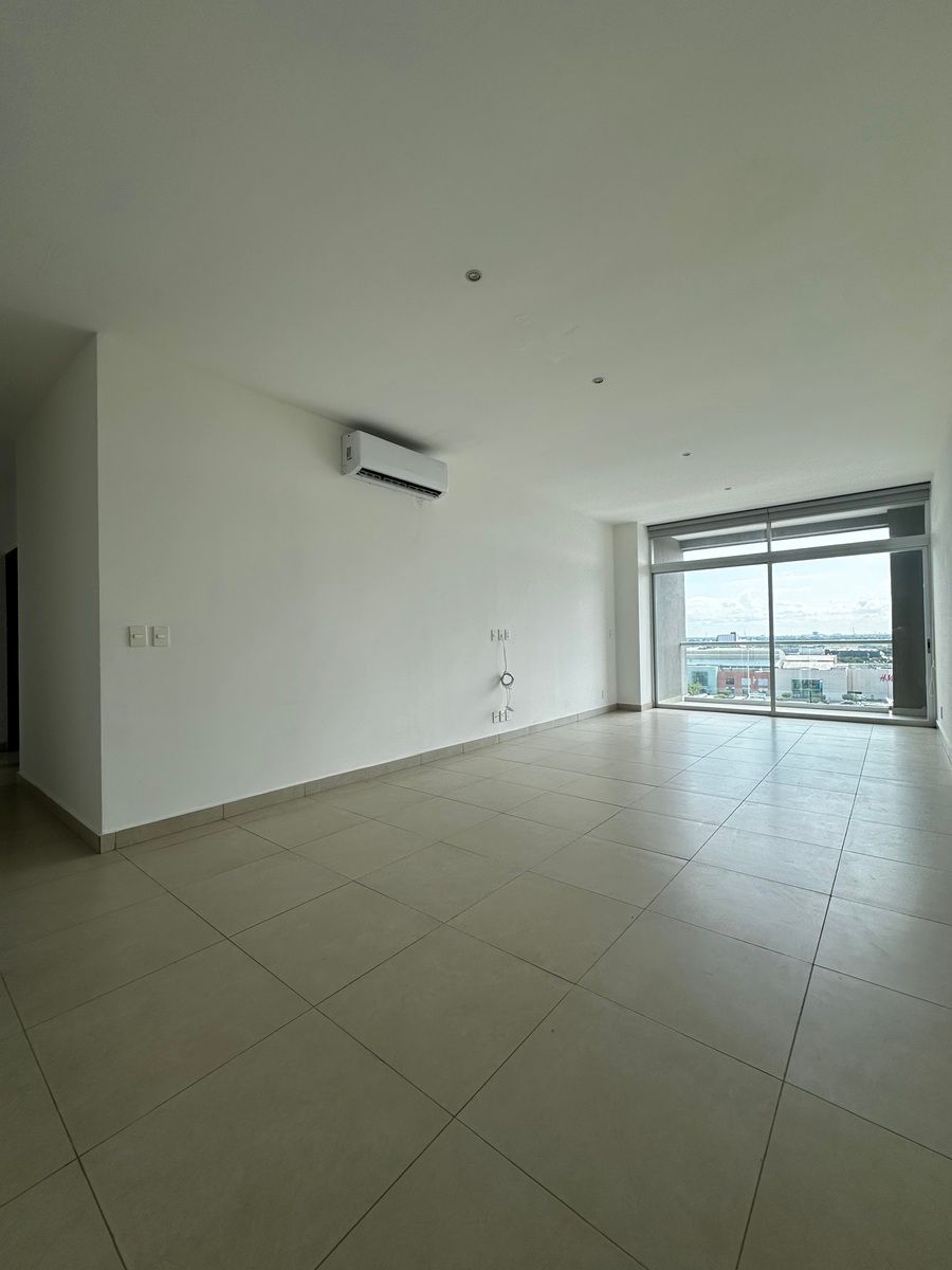 5 of 22: Sala comedor