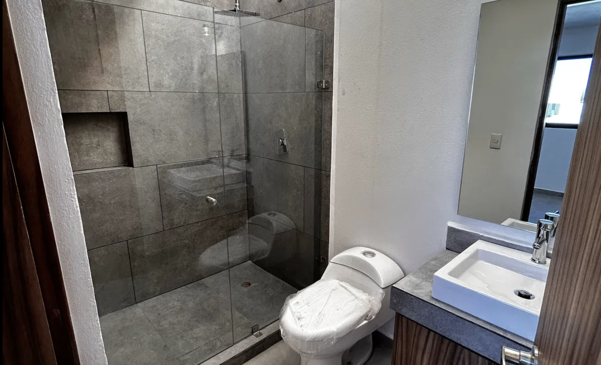 12 de 15: Baño Recamara Secundaria 1