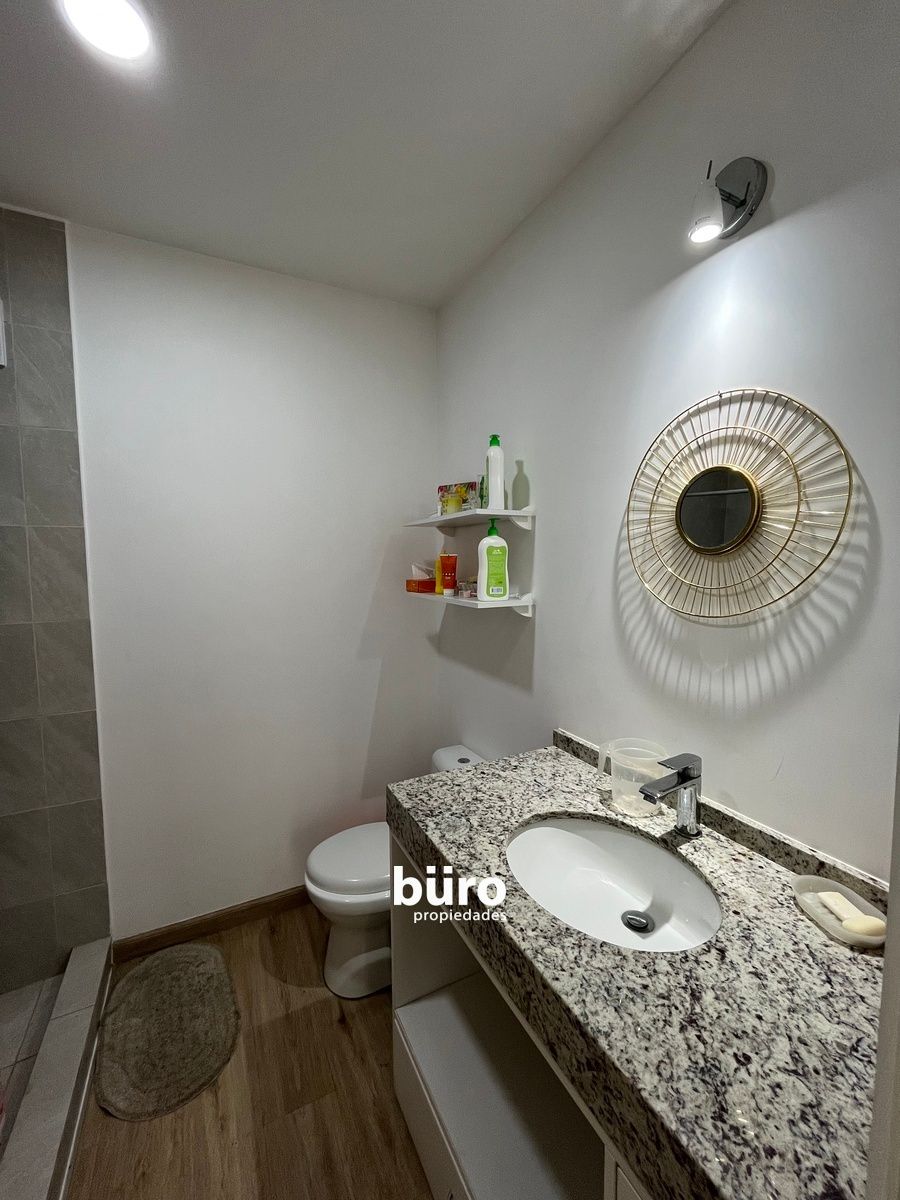 7 de 13: Baño Secundario