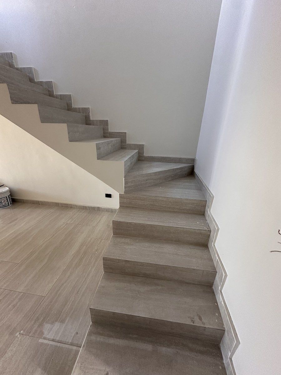 9 de 20: Escalera al tercer piso