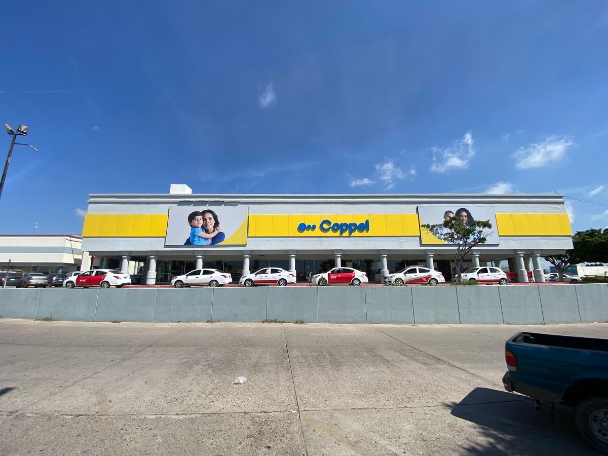 37 de 39: Coppel en Avenida Santa Rosa