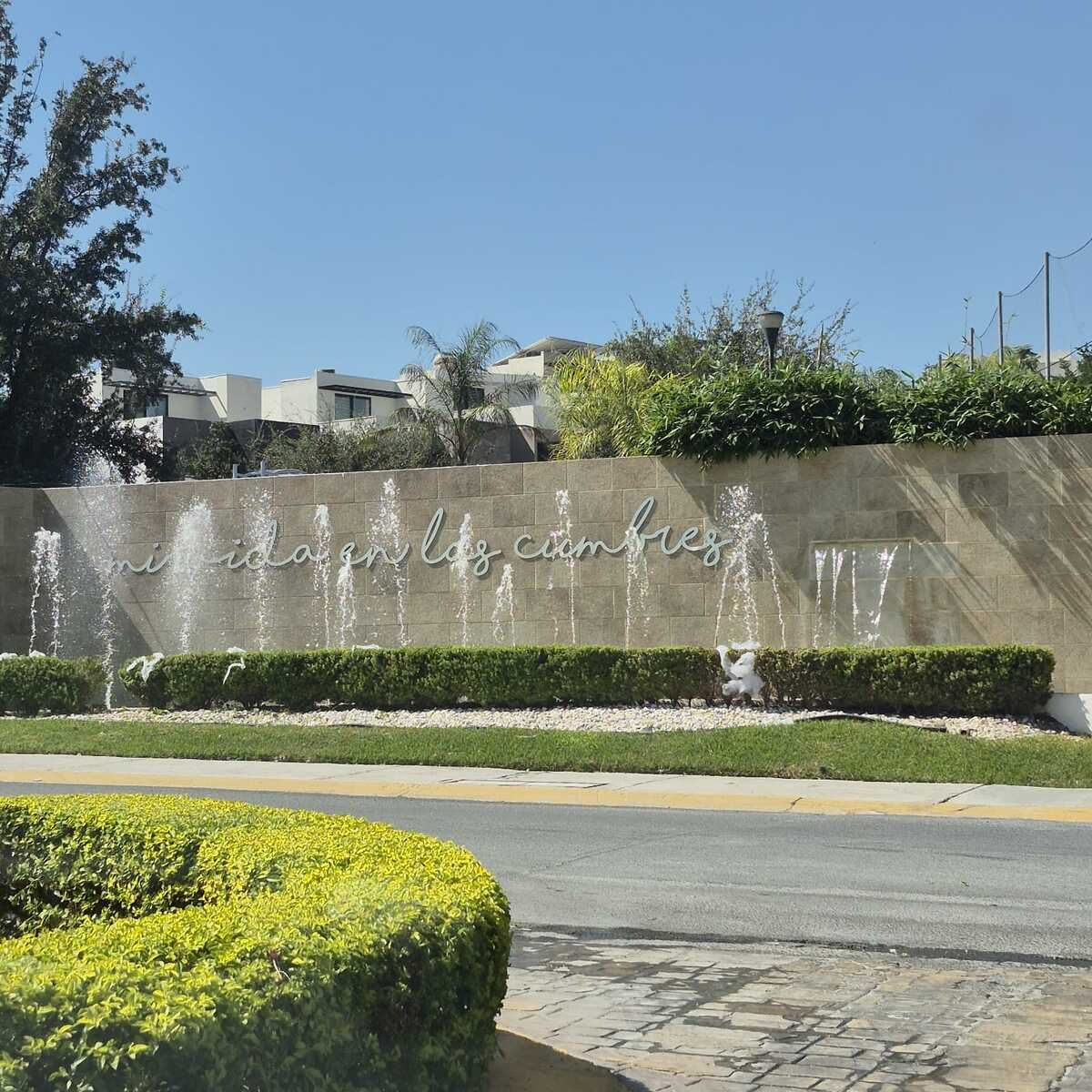 2 de 20: ENTRADA AL FRACCINAMIENTO