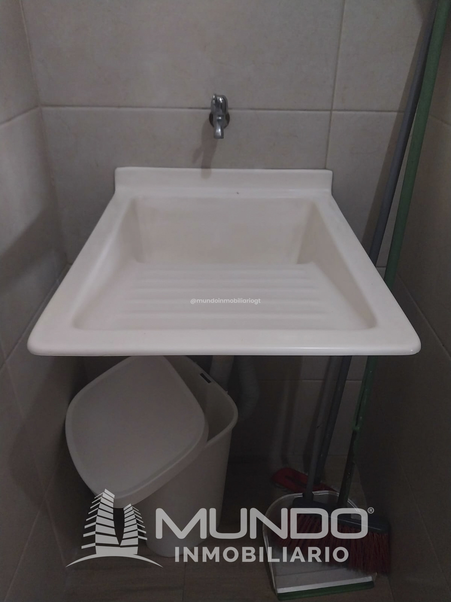 19 de 19: Pila en lavandería