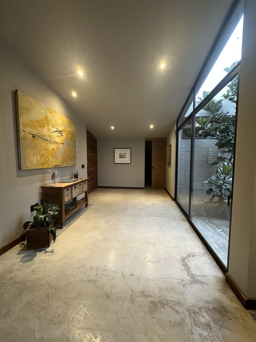 12 of 25: Distribuidor