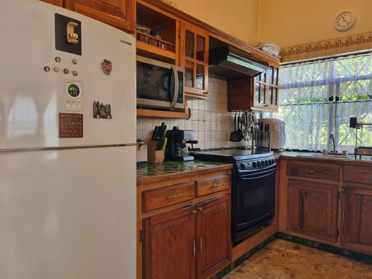 6 de 20: cicina integral demadera, barra forrada de azulejo talavera.