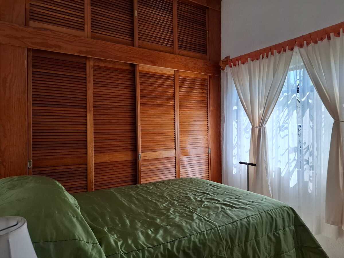 7 de 20: Recamara 1 con clocet muy amplio de piso a techo pared a par