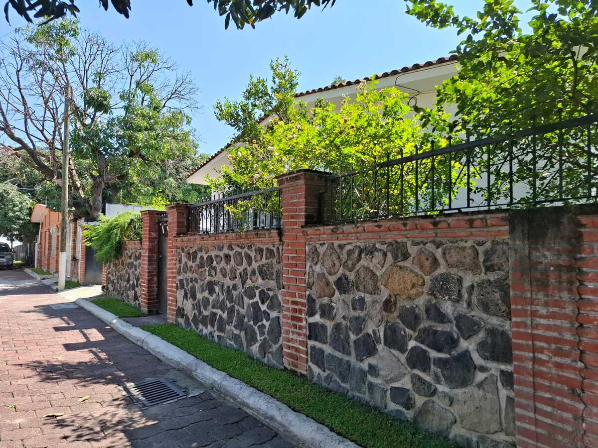 19 de 20: Fachada frontal