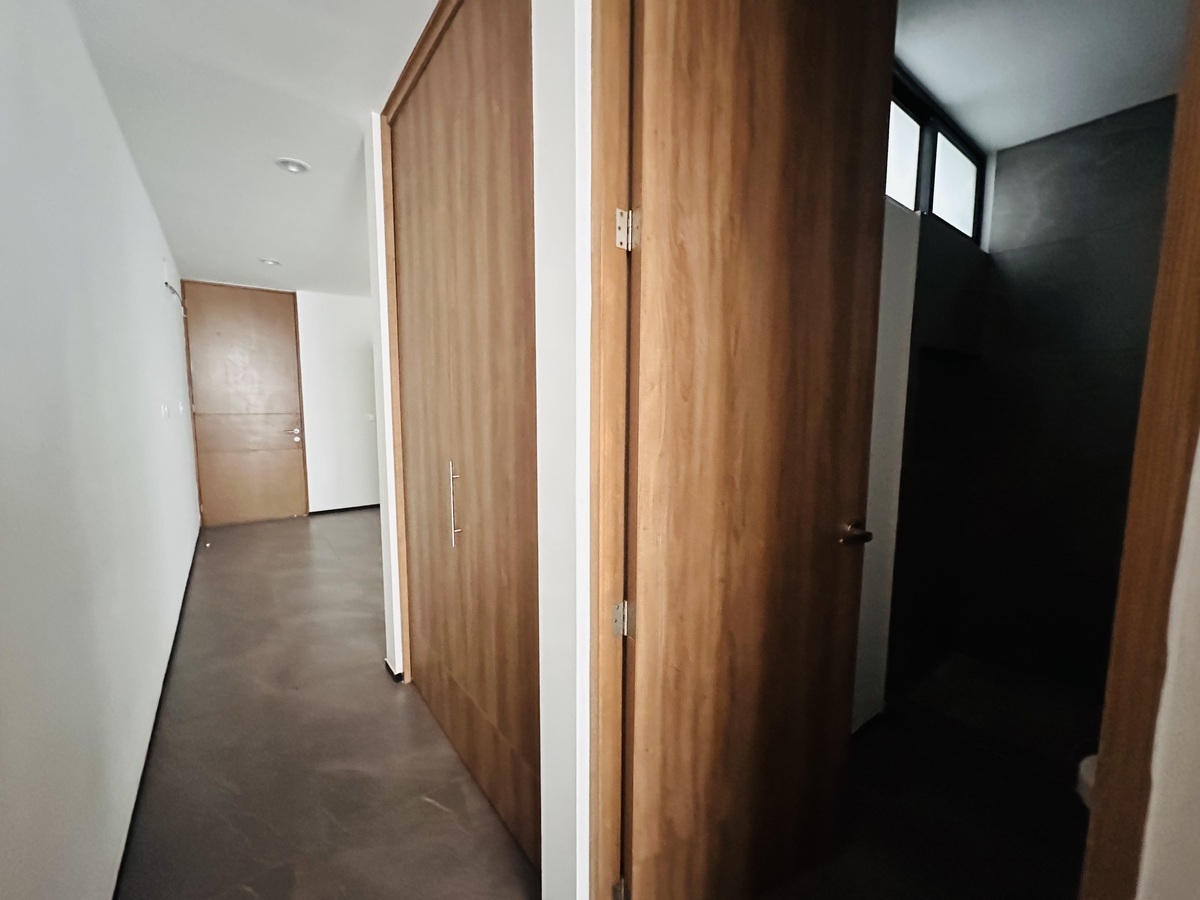 5 of 15: baño compartido de recamara y área social