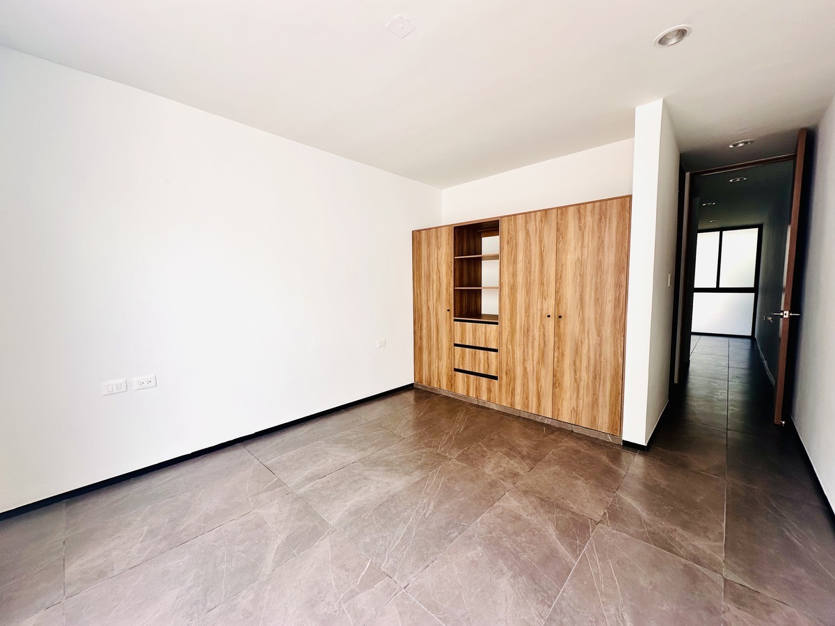 8 of 15: recamara con closet