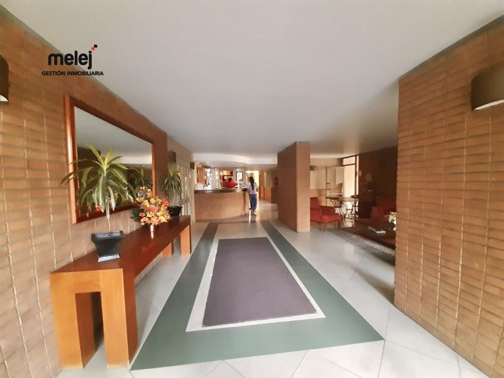 1 de 21: Hall acceso